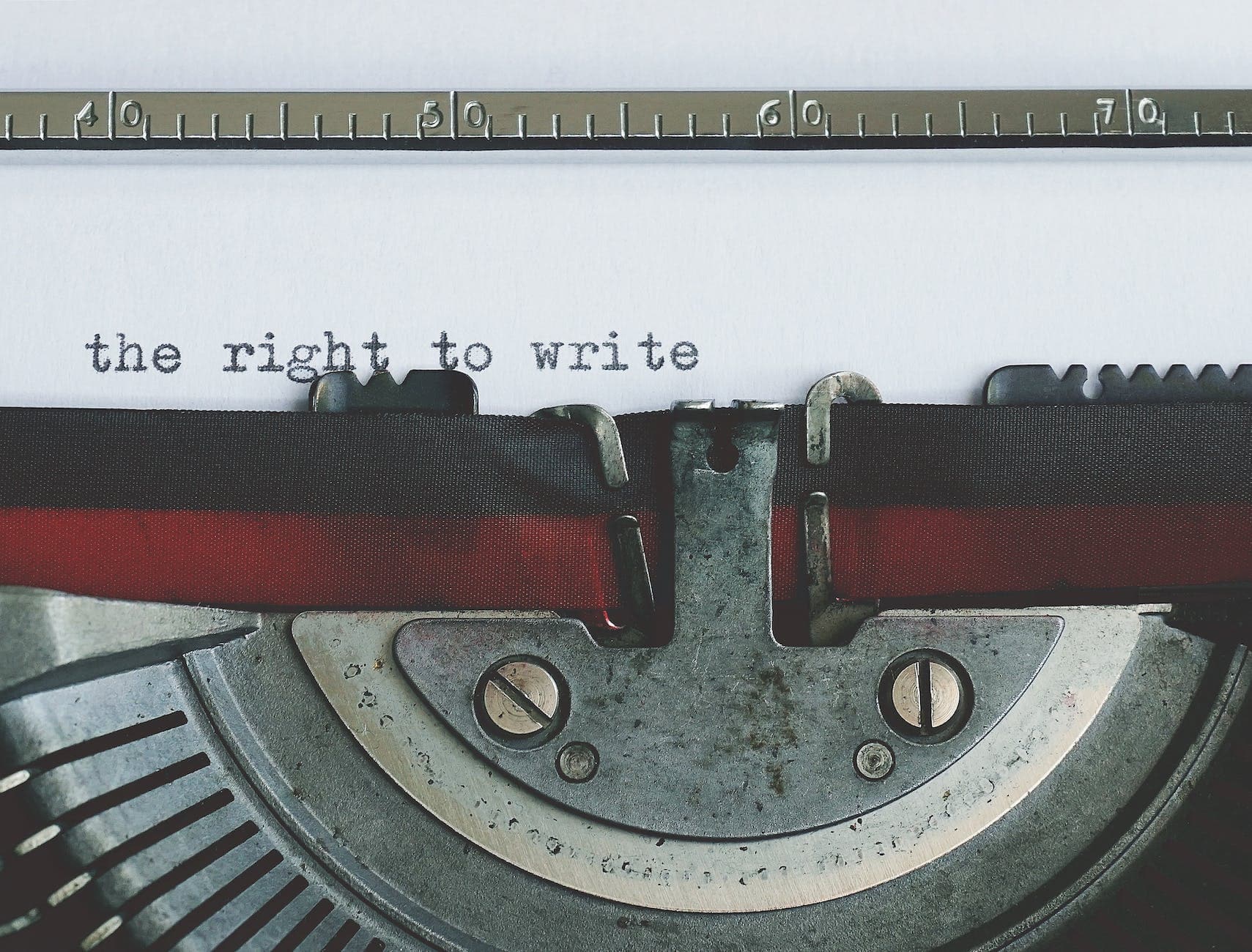 close up view of an old typewriter - how to become a copywriter uk